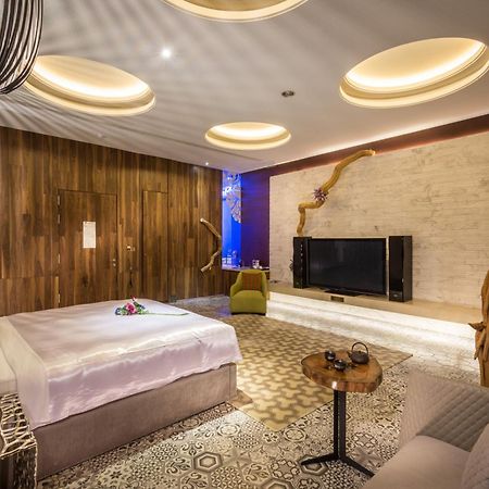 Mulan Motel Тайчжун Экстерьер фото